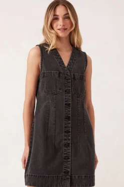 Ceres Life Dresses|Seamed Mini Shift Dress - Vintage Black