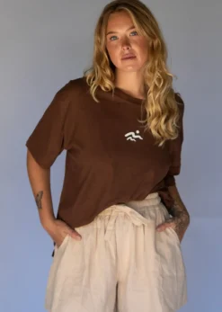 Hobo & Hatch Tops|Hobo & Hatch Coast Tee - Chocolate